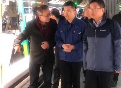 蘇州大學(xué)紡織與服裝工程學(xué)院黨委領(lǐng)導(dǎo)和專家教授蒞臨公司參觀指導(dǎo)